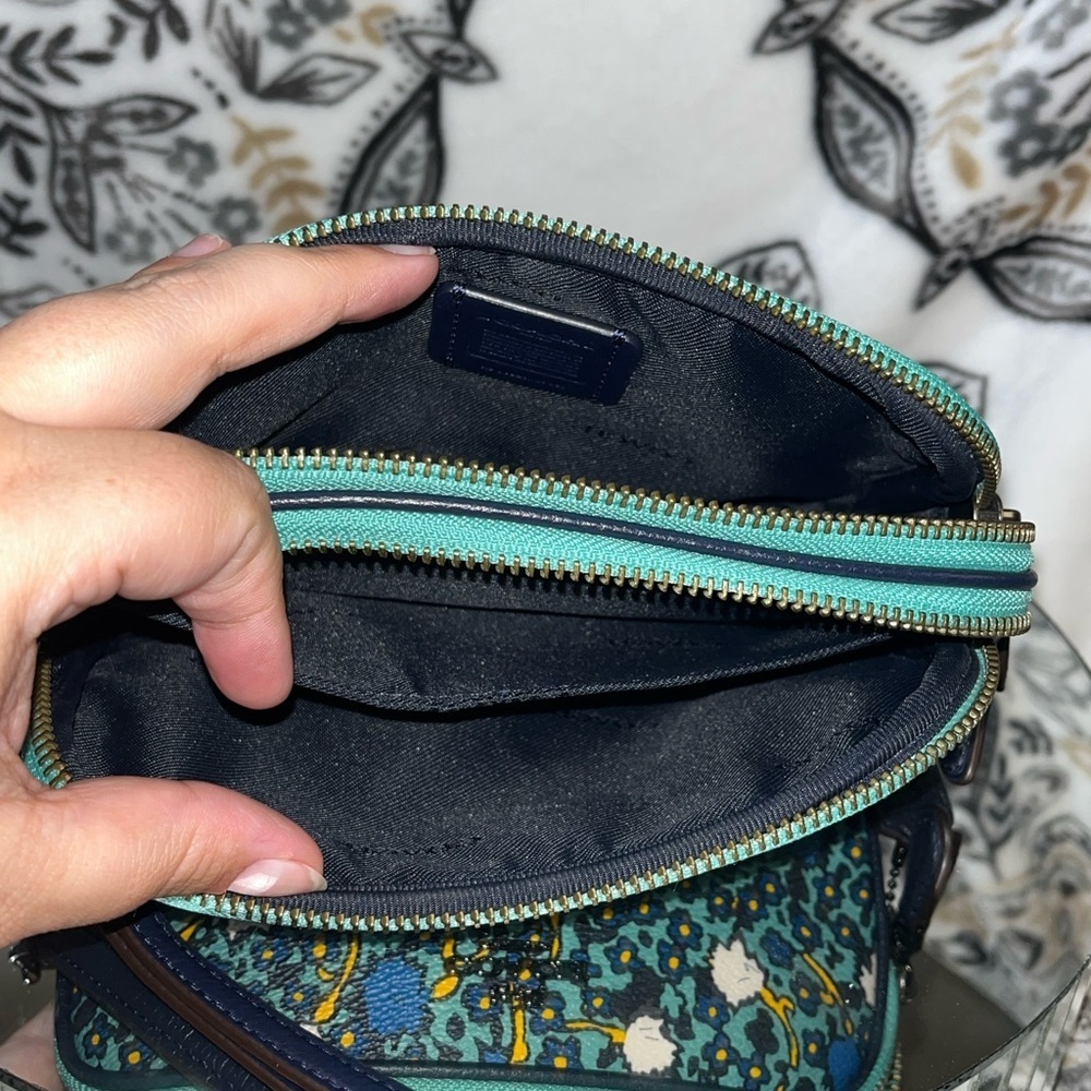 Coach NY, Yankee Floral Print Canvas Crossbody Clutch Bag Purse Teal - Picture 10 of 16